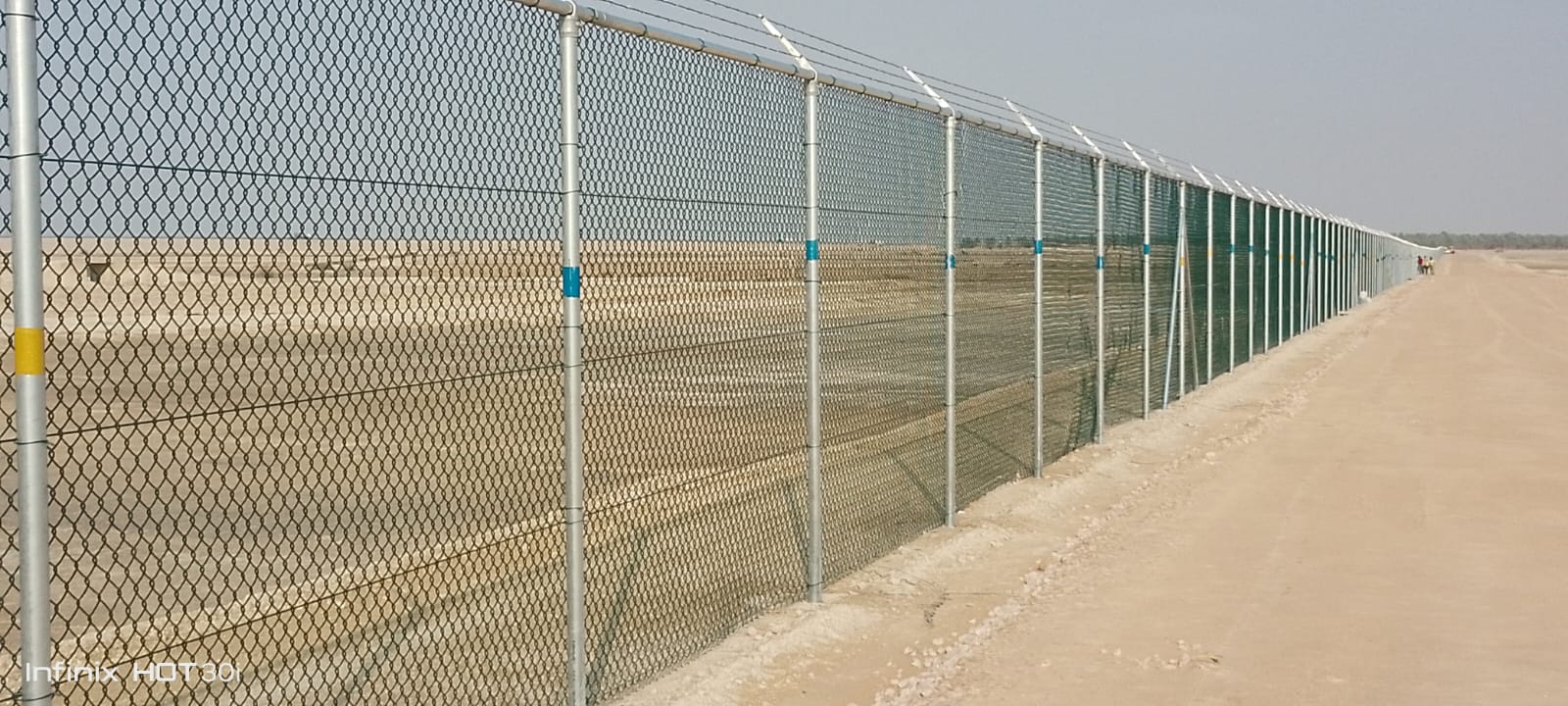 سياج شبوك طويل